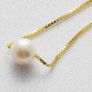 classic akoya pearl necklace