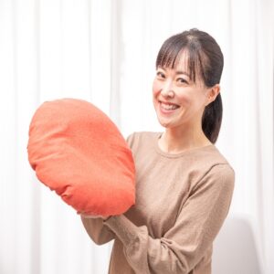 refreshing shimanto hinoki round cushion (scarlet)