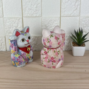 kimekomi maneki neko (traditional japanese carved lucky cat doll) m 0910