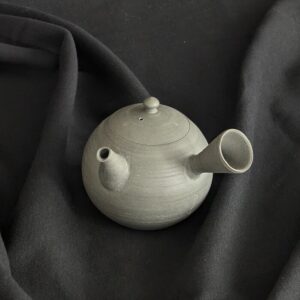 Large Black Yakishime Teapot④